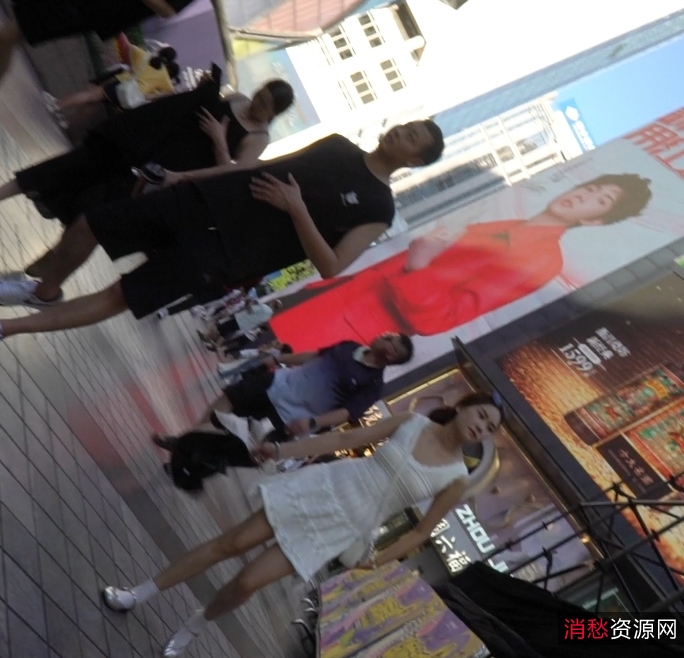 街拍白裙透臀合集277M绝了